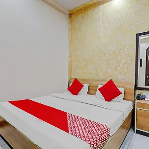 Oyo Flagship 73630 Riz Varanasi
