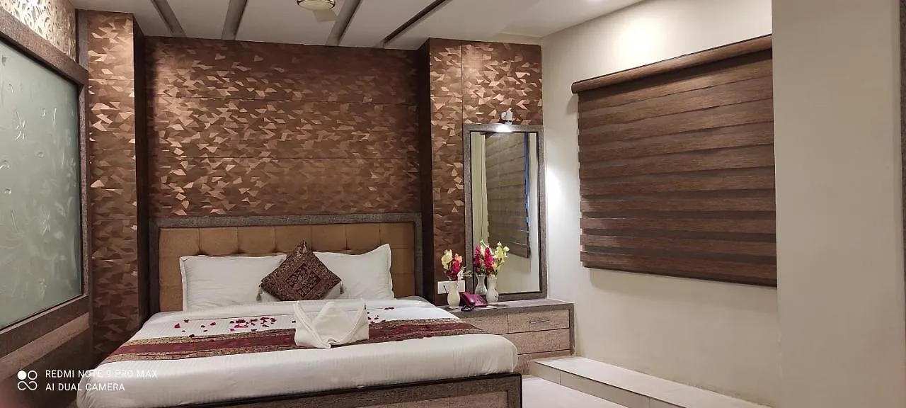 Hotel Aadesh Palace Varanasi