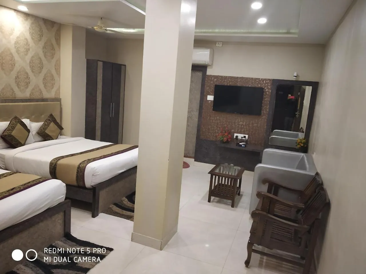 Hotel Aadesh Palace Varanasi