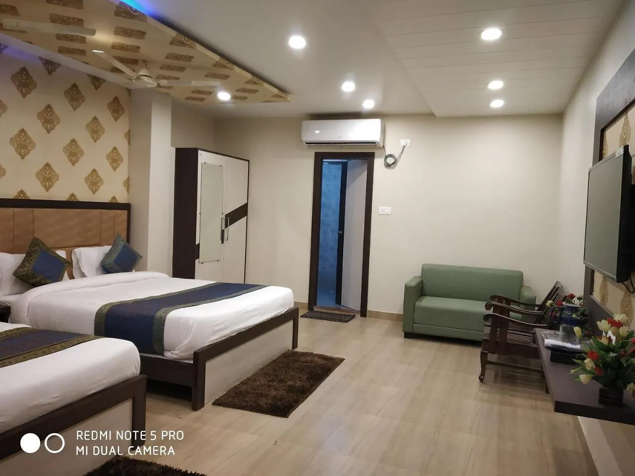 Hotel Aadesh Palace Varanasi