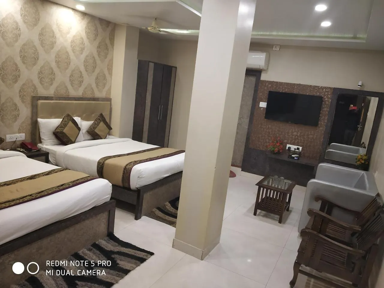 Hotel Aadesh Palace Varanasi