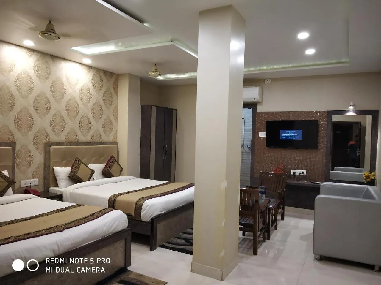 Hotel Aadesh Palace Varanasi