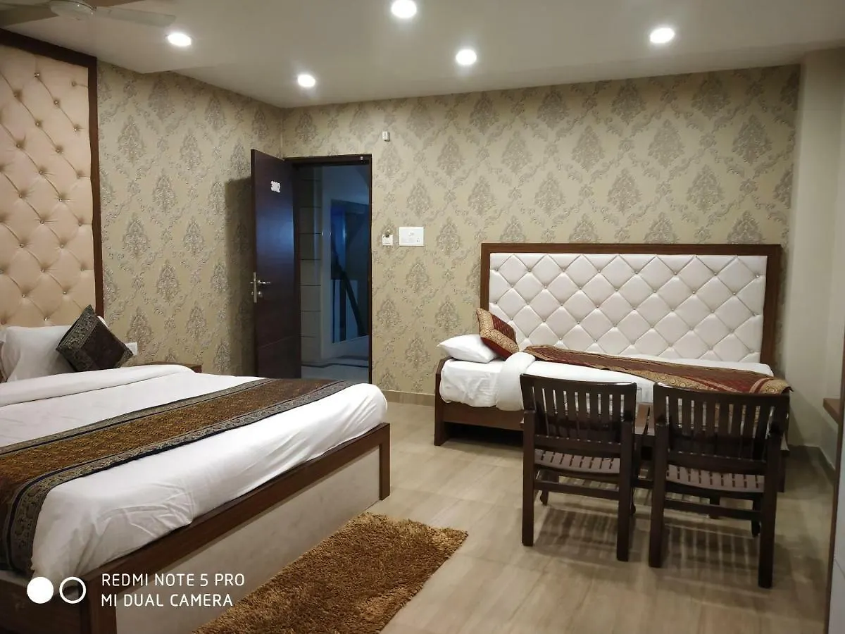 Hotel Aadesh Palace Varanasi